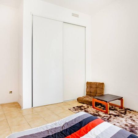 Room Rental In Apartment In Marseille Eksteriør billede