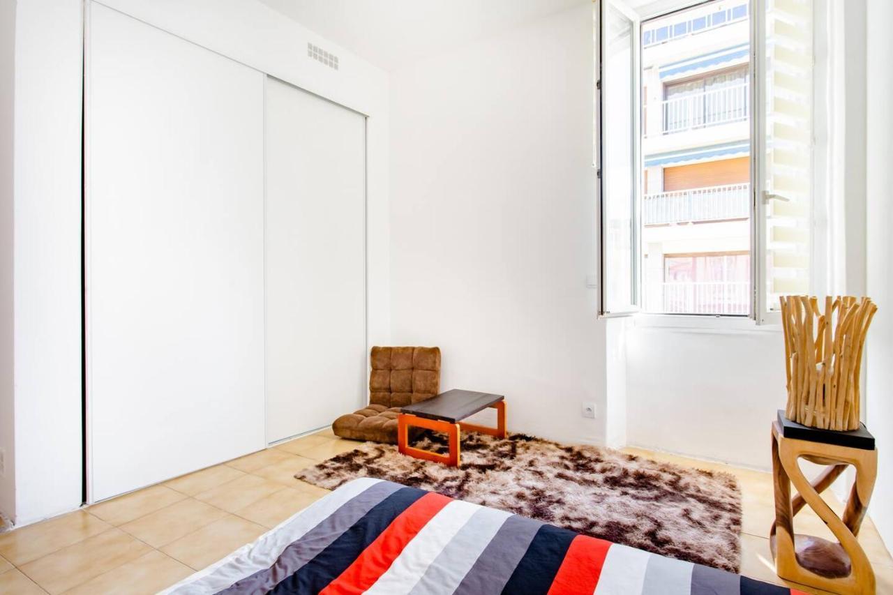 Room Rental In Apartment In Marseille Eksteriør billede